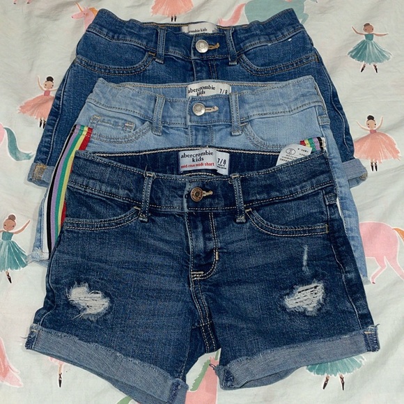 3 Pairs of Short Abercrombie Kids size 7/8 - Picture 7 of 8